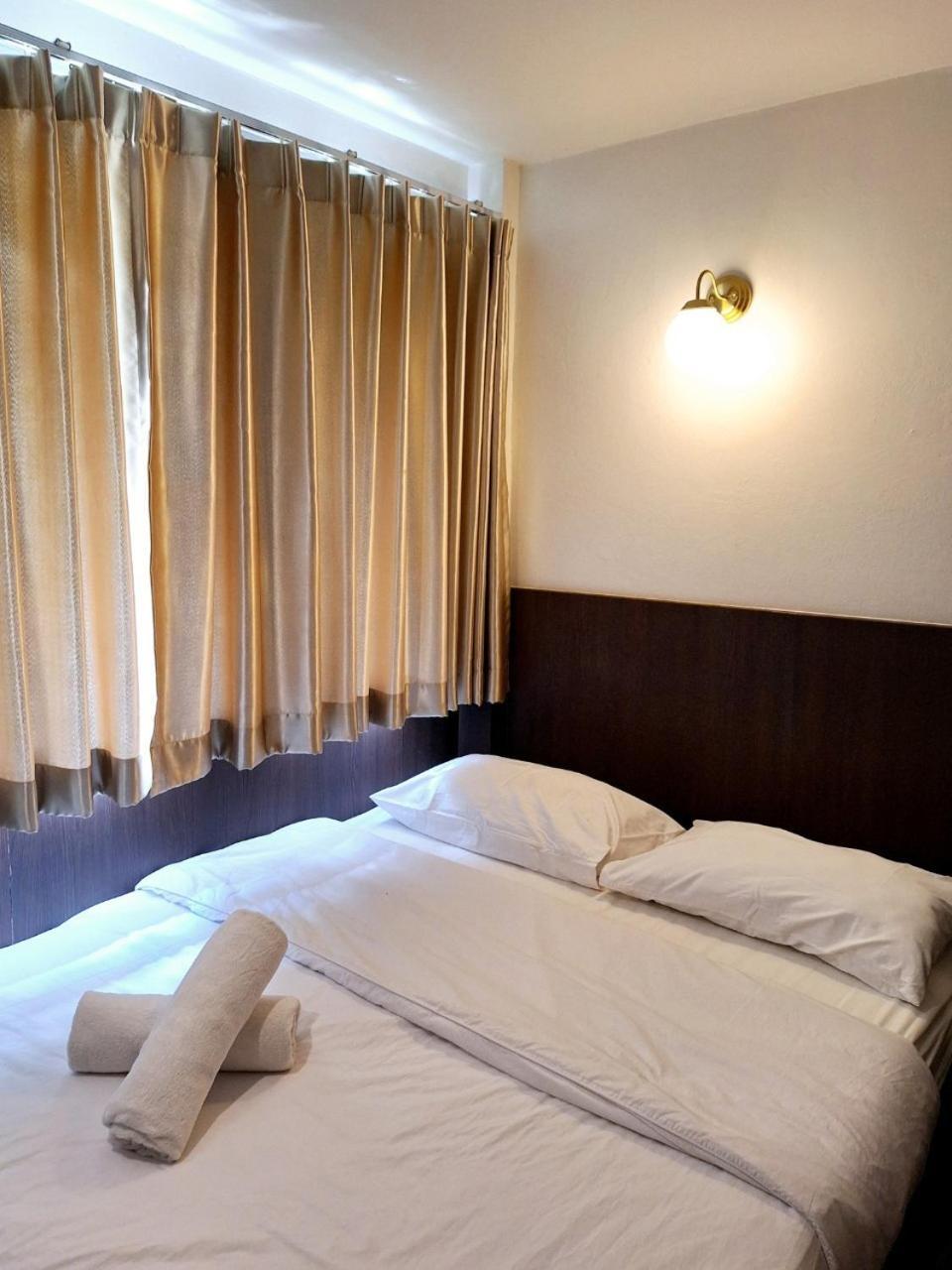 Four Sisters Homestay Бангкок Экстерьер фото