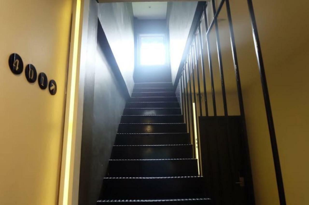 Four Sisters Homestay Бангкок Экстерьер фото